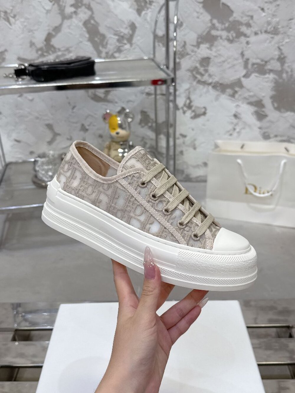Classic DIOR Shoes: A Stylish and Versatile Choice for Elegance